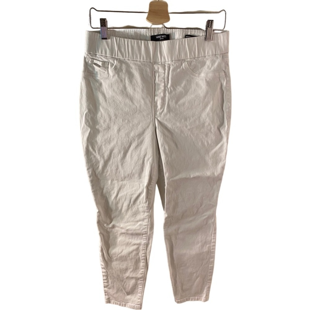 Nine West Heidi Pull On Skinny Crop jeans. White. Size 10. Elastic stretch waist